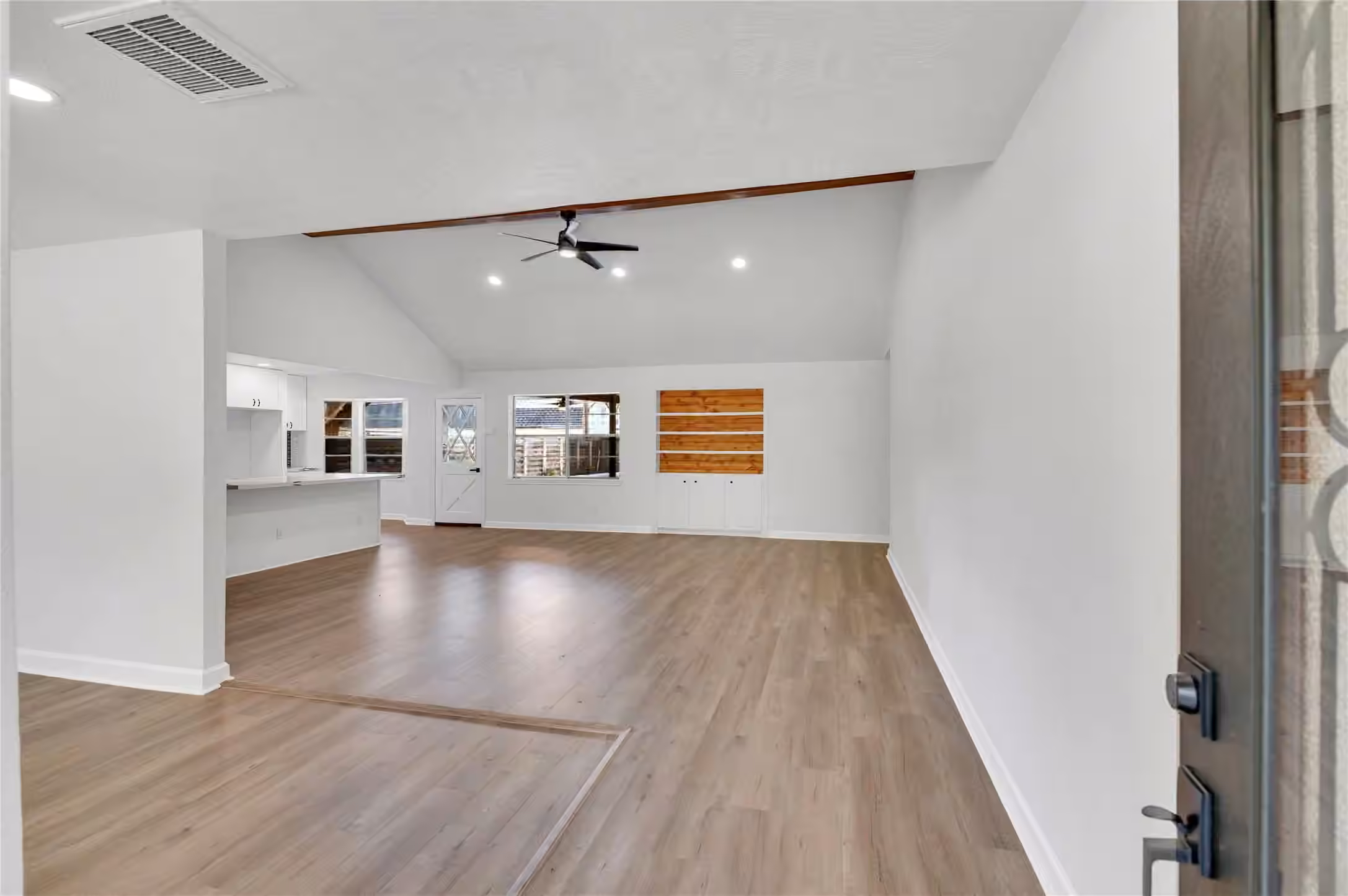 Photo 6 of 717 Yale Lane, Deer Park, TX