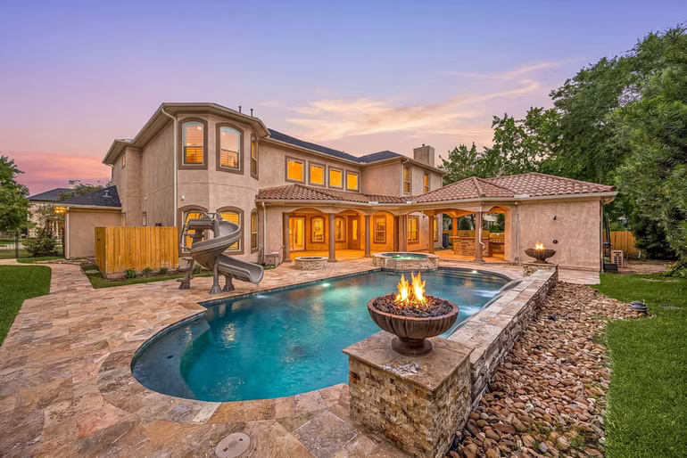 Photo 3 of 1711 Oak Shade Drive, Sugar Land, TX