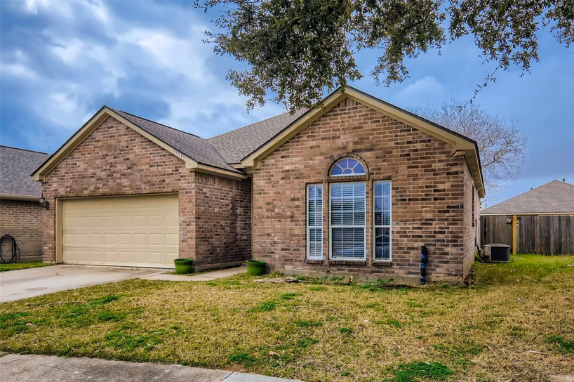 Photo 4 of 5535 Bear Trail Lane, Katy, TX