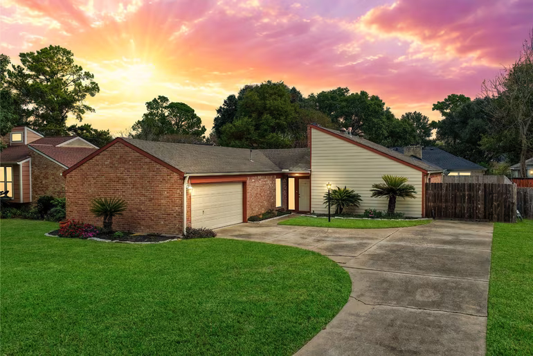 Photo of 8126 Ivan Reid Drive, Houston, TX 77040