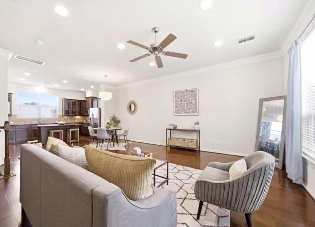 Photo 4 of 6363 Fairdale Lane L, Houston, TX