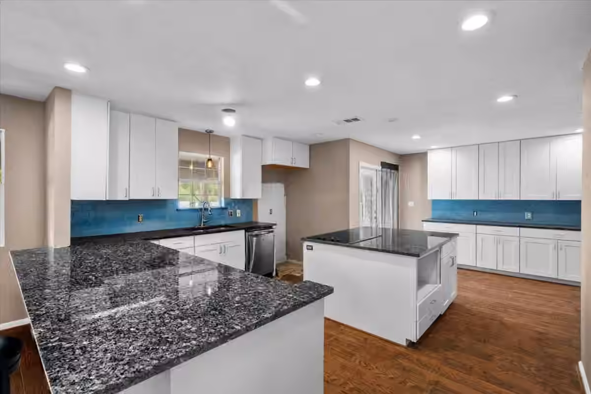 Photo 2 of 7228 Avenue R, Santa Fe, TX