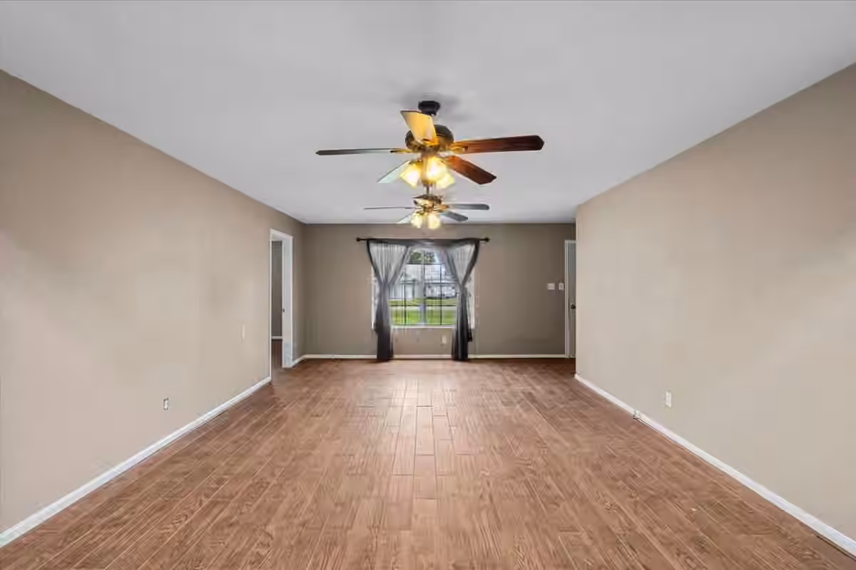 Photo 3 of 7228 Avenue R, Santa Fe, TX