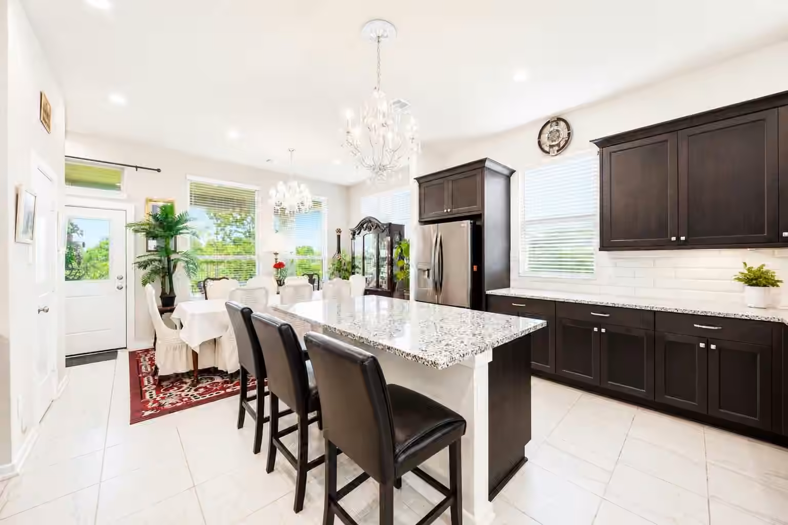 Photo 7 of 10255 BAYOU OAKS Drive, Conroe, TX