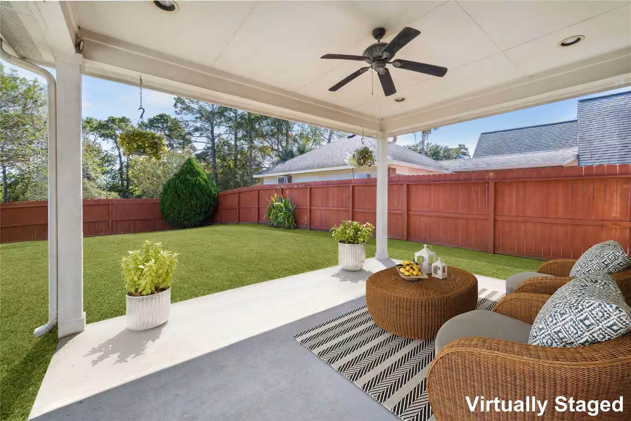 Photo 5 of 8206 Shoregrove Drive, Humble, TX