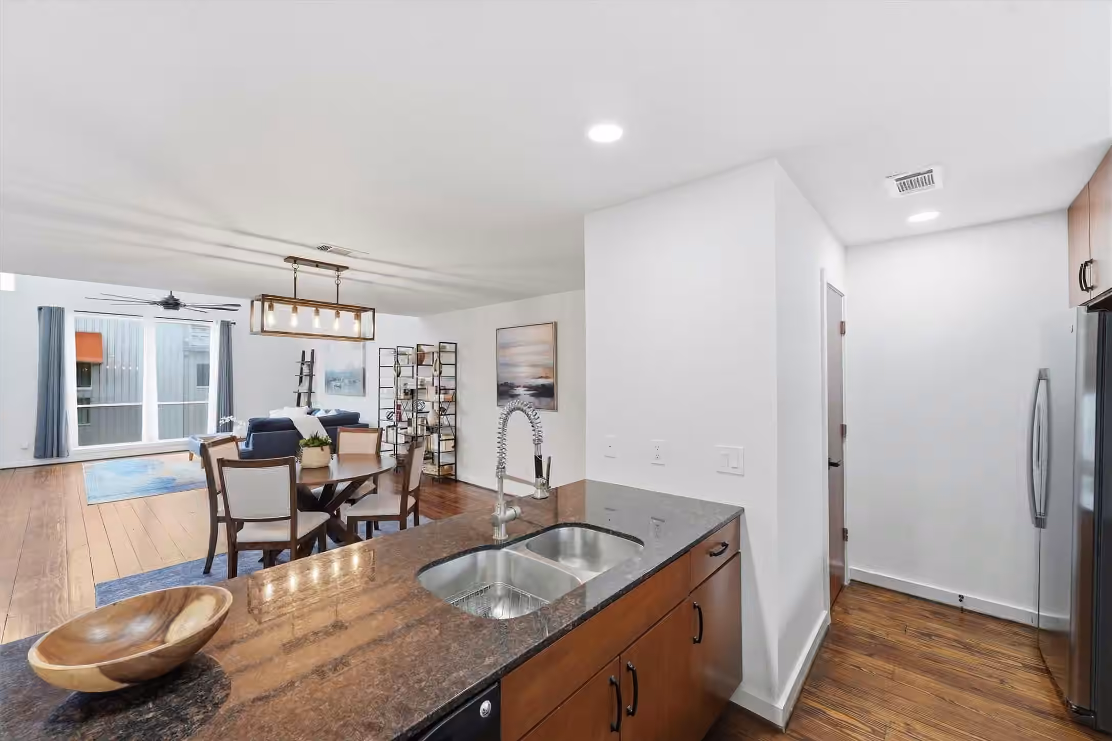 Photo 5 of 6935 Ardmore Street, Houston, TX