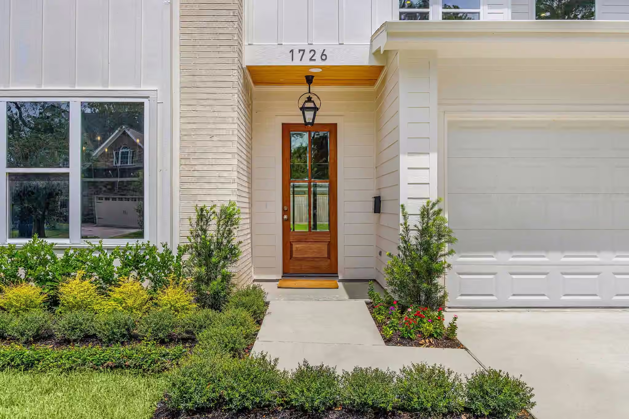 Photo 3 of 1726 Saxon Drive, Houston, TX