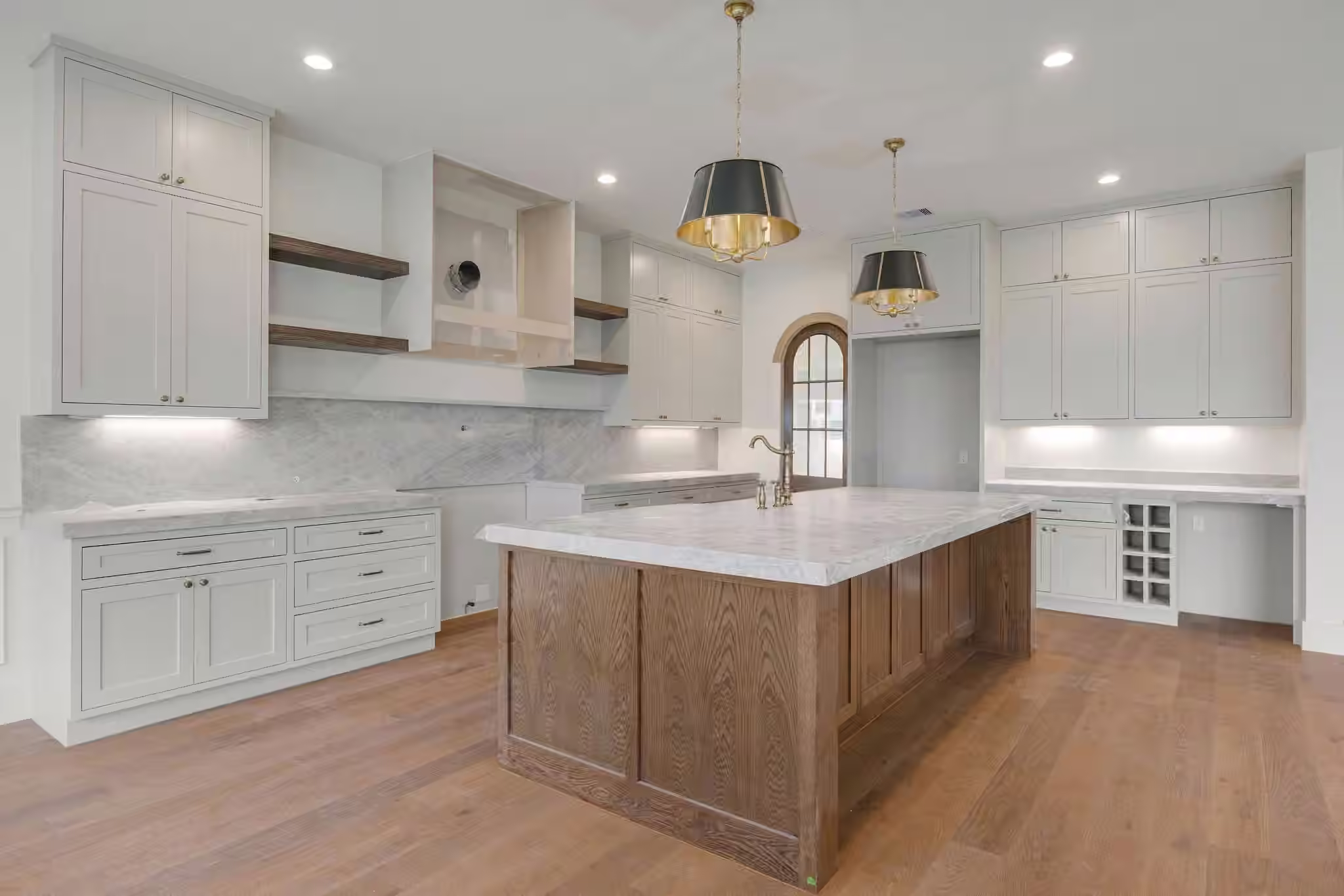 Photo 4 of 1726 Saxon Drive, Houston, TX
