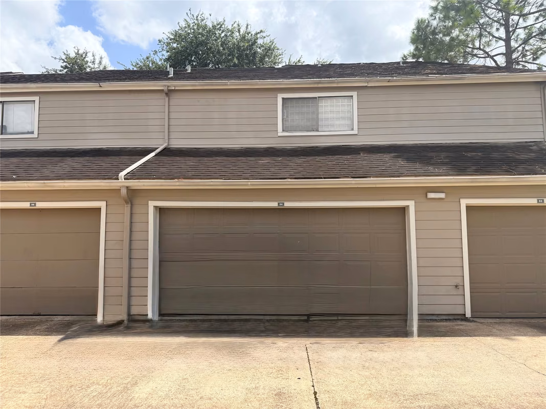 Photo 6 of 6701 SandsPoint Dr 54, Houston, TX