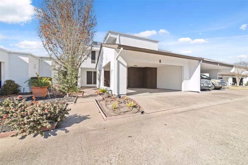 Photo 4 of 7655 S Braeswood Boulevard 2, Houston, TX