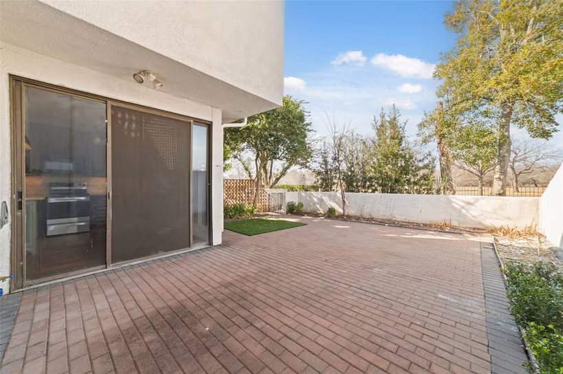Photo 7 of 7655 S Braeswood Boulevard 2, Houston, TX