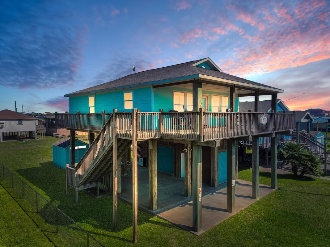 Photo of 964 S Selwyn Road, Crystal Beach, TX 77650