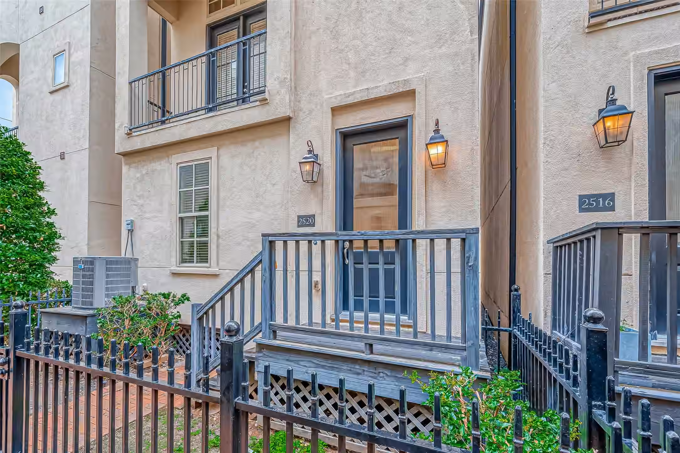 Photo 4 of 2520 Sherwin Street, Houston, TX