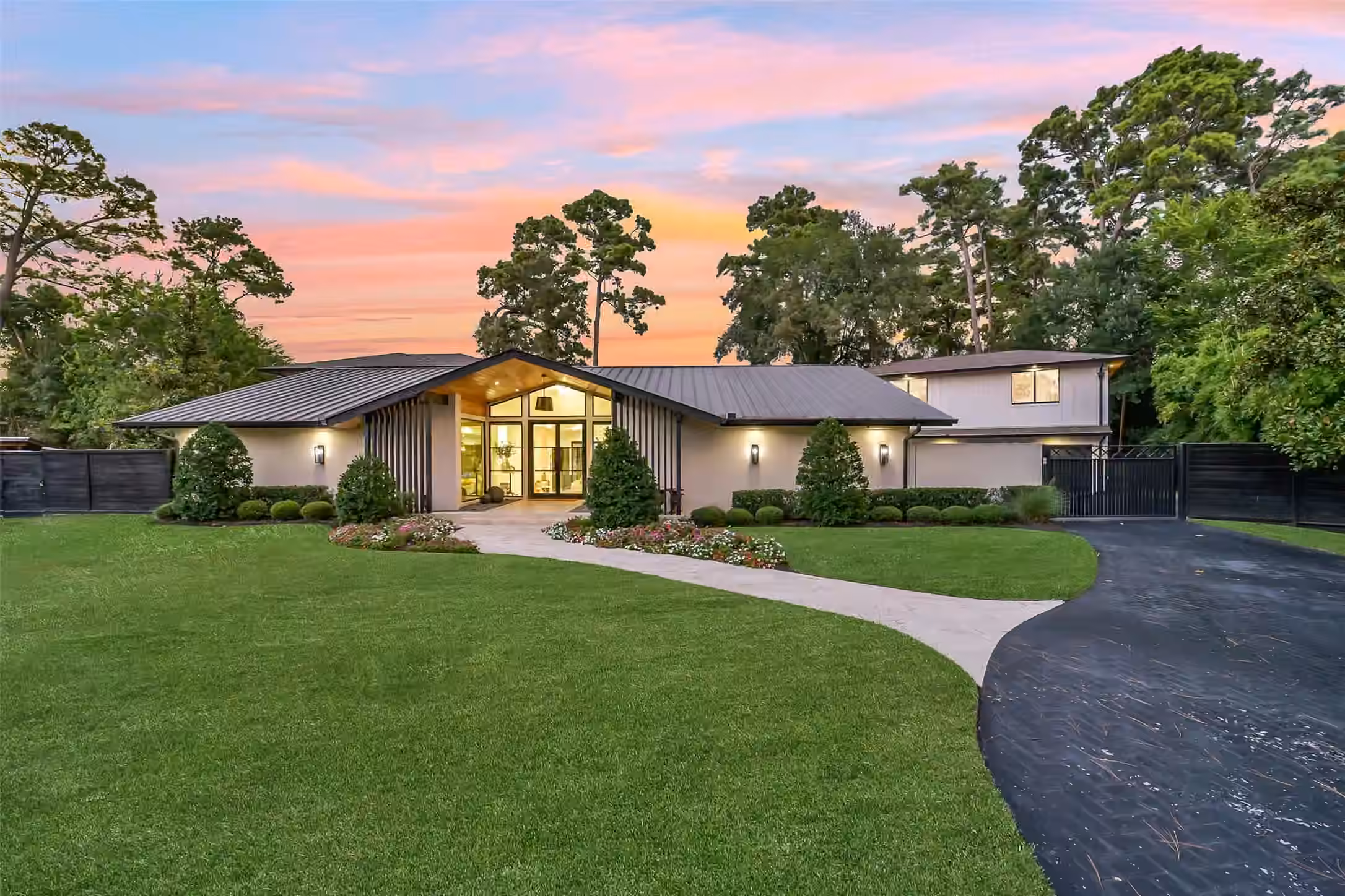 Photo of 30 Hedwig Circle, Houston, TX 77024