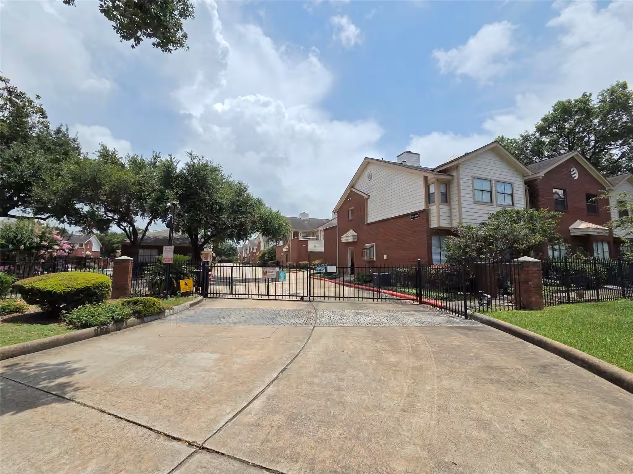 Photo 3 of 1103 Dulles Avenue 1402, Stafford, TX
