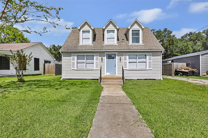 Photo of 1005 N Main Street, Dayton, TX 77535