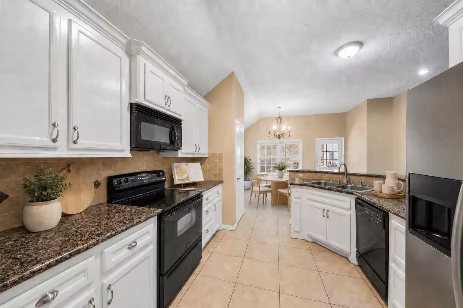 Photo 7 of 411 Shawnee Drive, Conroe, TX