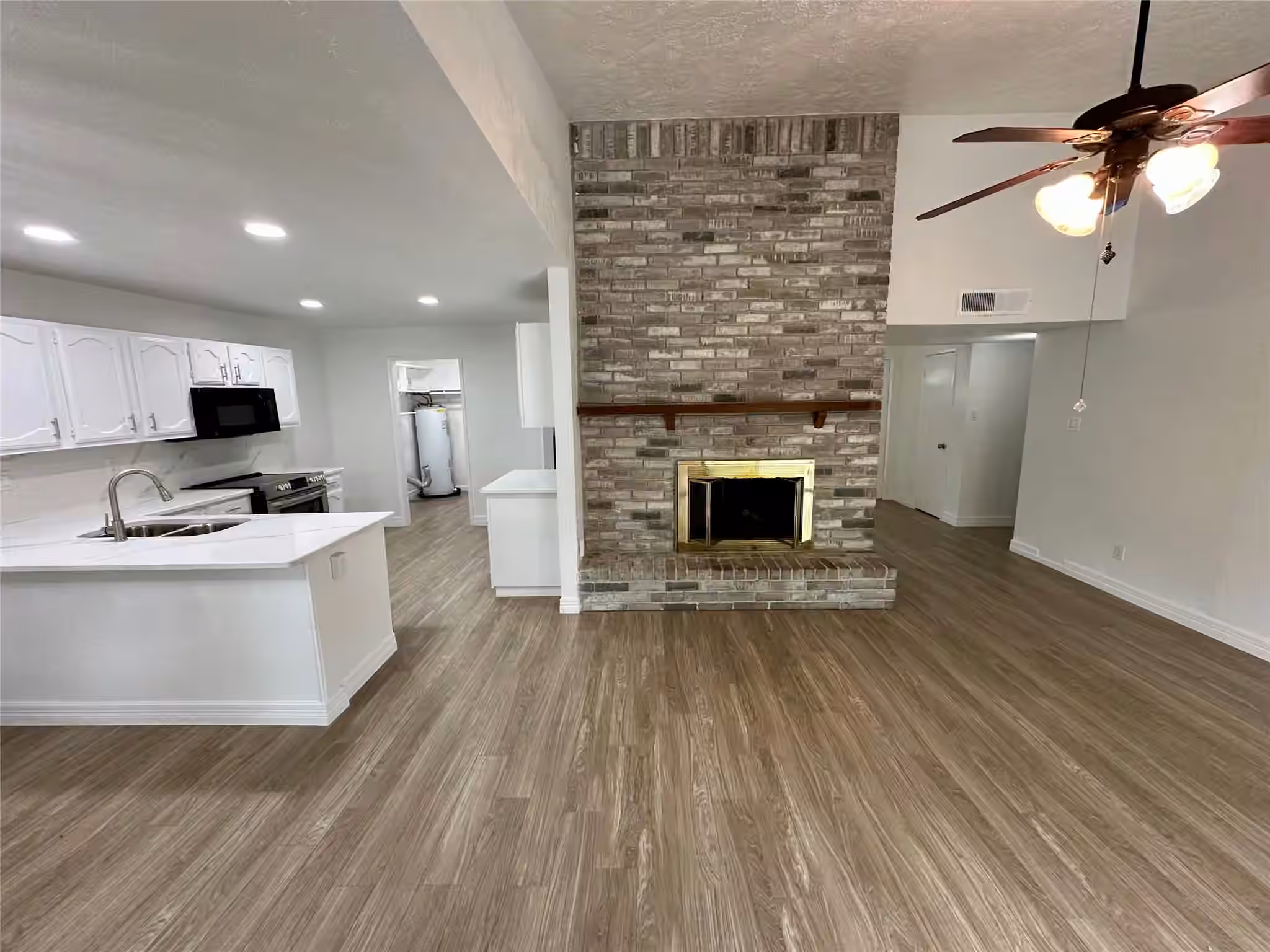 Photo 5 of 22722 Hawkwood Drive, Spring, TX