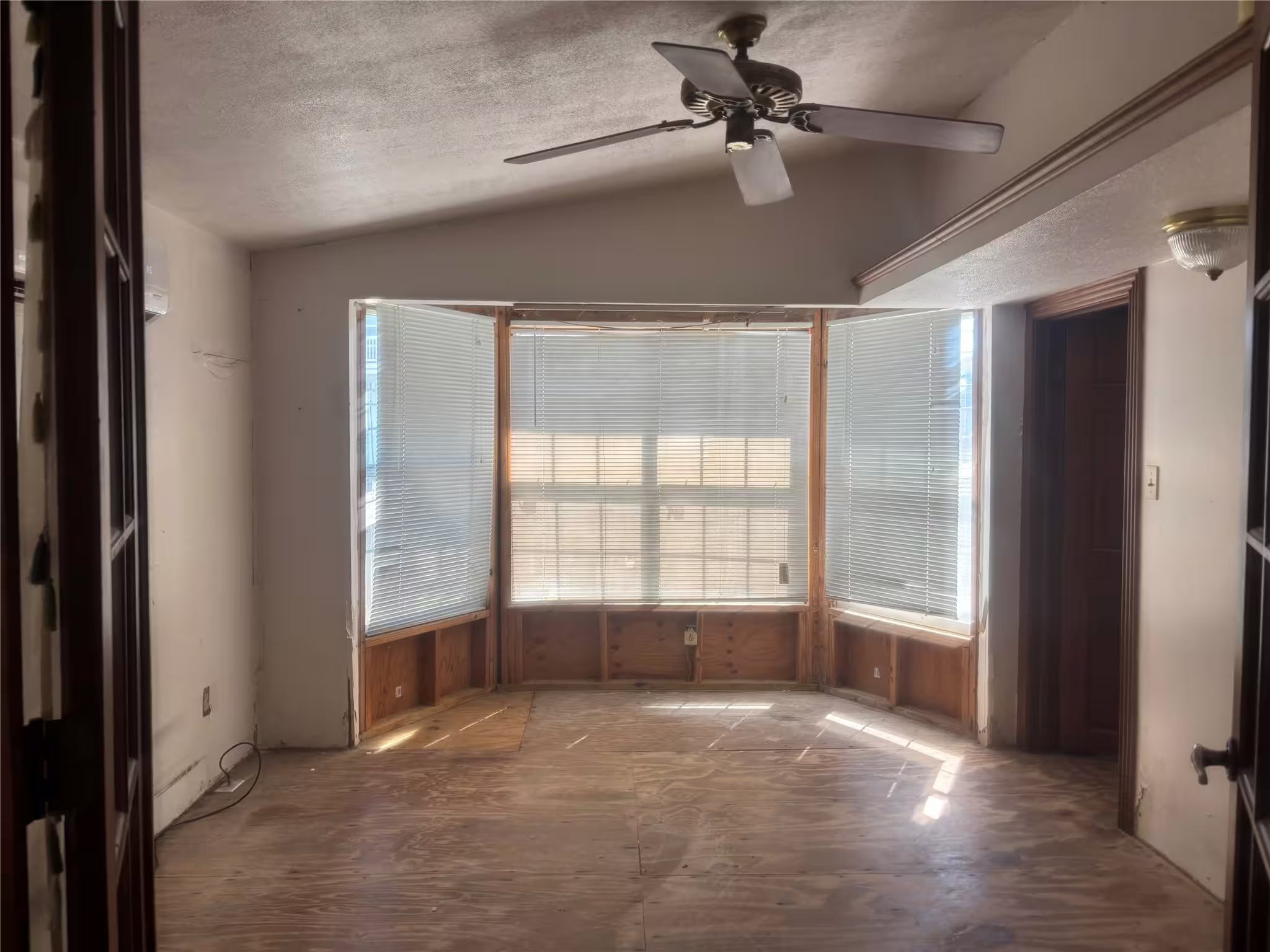 Photo 2 of 1620 Dick Bay Drive, San Leon, TX