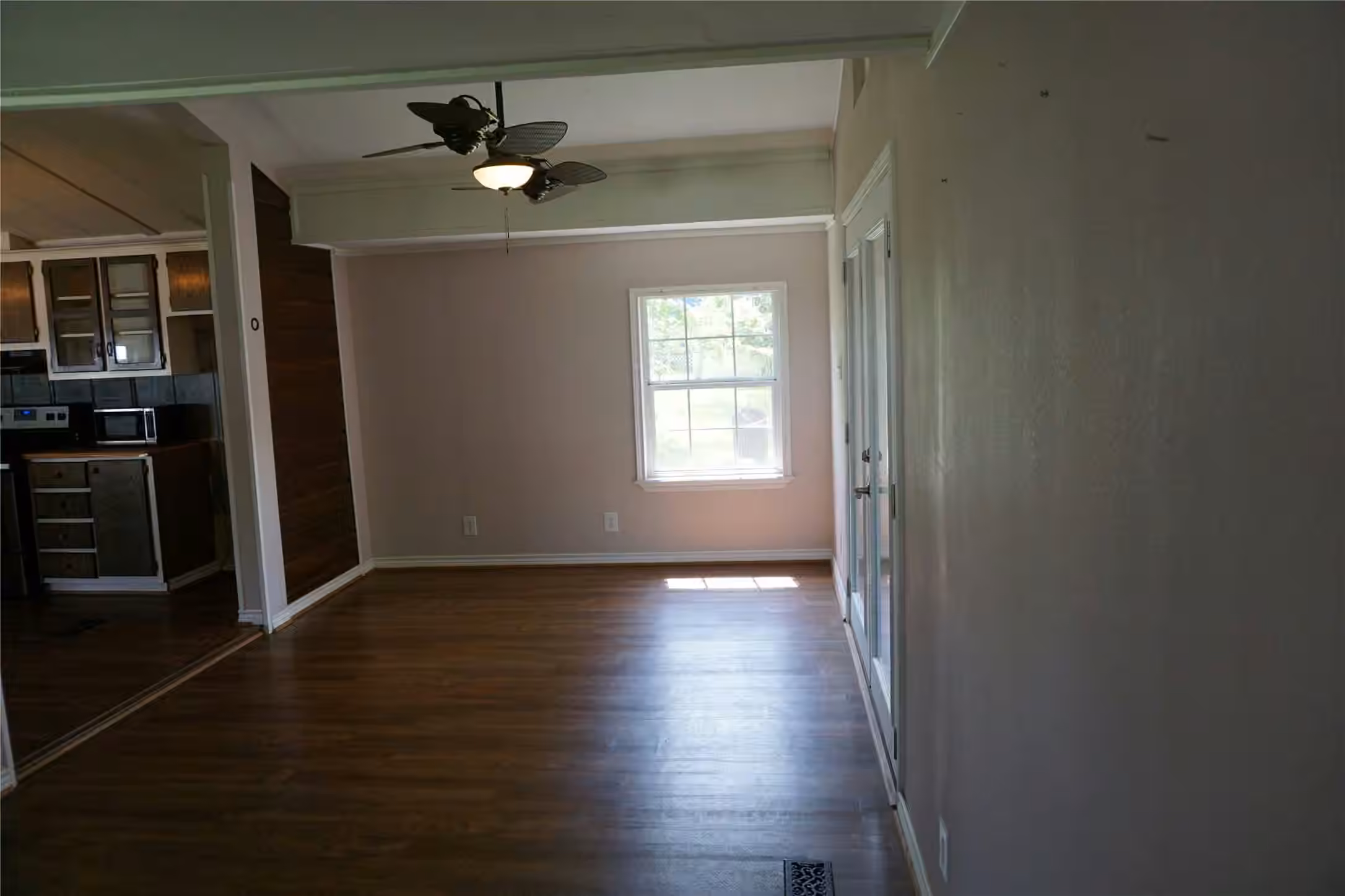 Photo 5 of 8989 Gladewood, Willis, TX