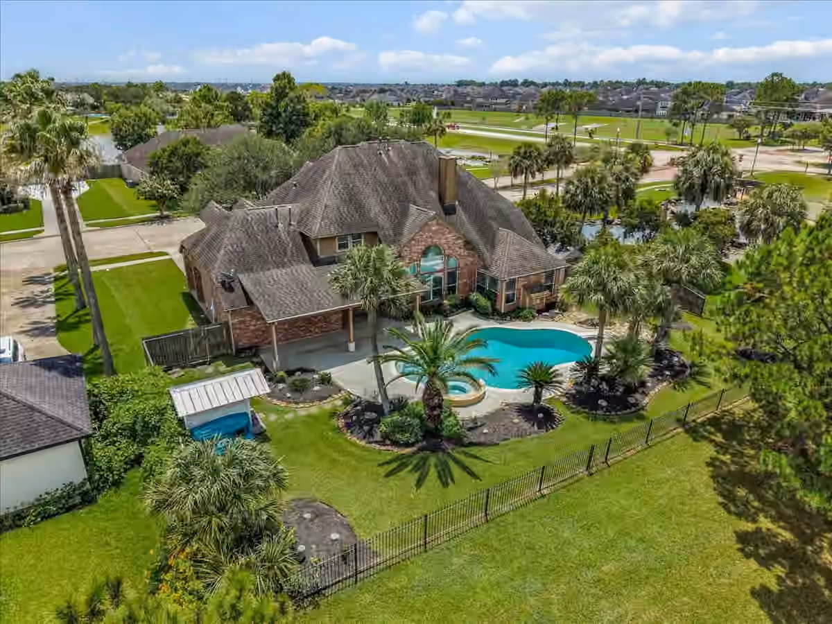 Photo of 1618 Stoney Lake Drive, Friendswood, TX