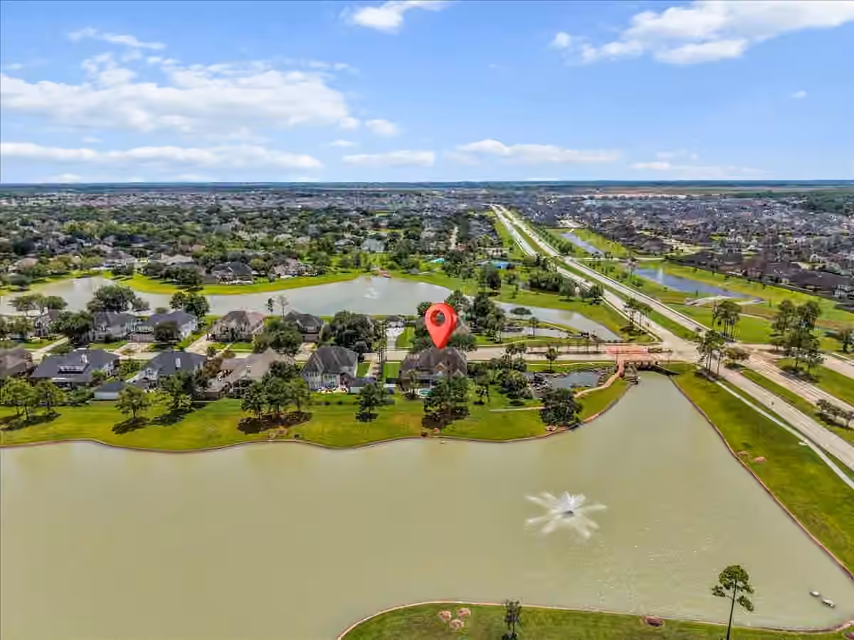 Photo 5 of 1618 Stoney Lake Drive, Friendswood, TX