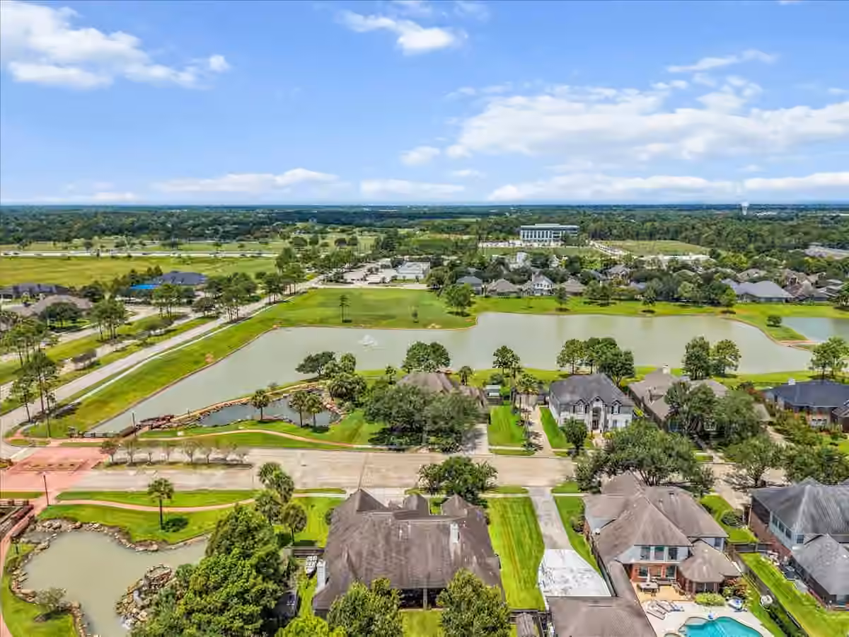 Photo 7 of 1618 Stoney Lake Drive, Friendswood, TX