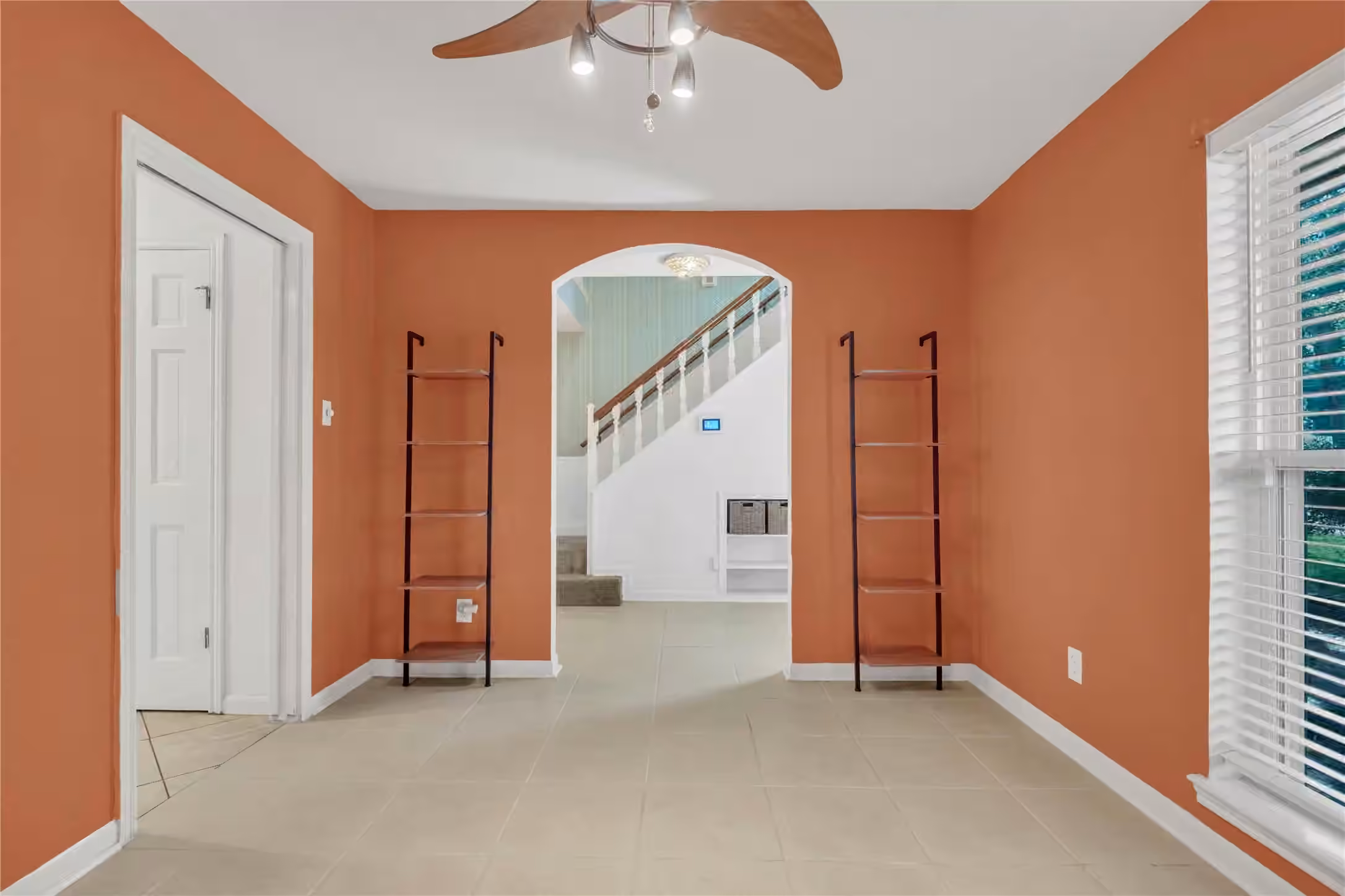 Photo 7 of 10818 Elmdale Drive, Houston, TX