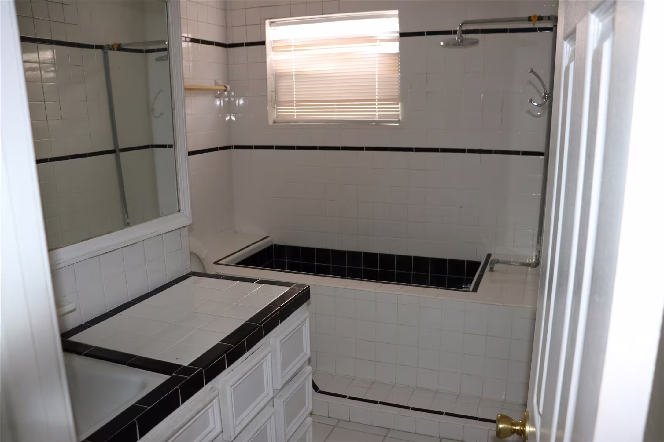 Photo 4 of 4734 Otterbury Drive, Houston, TX