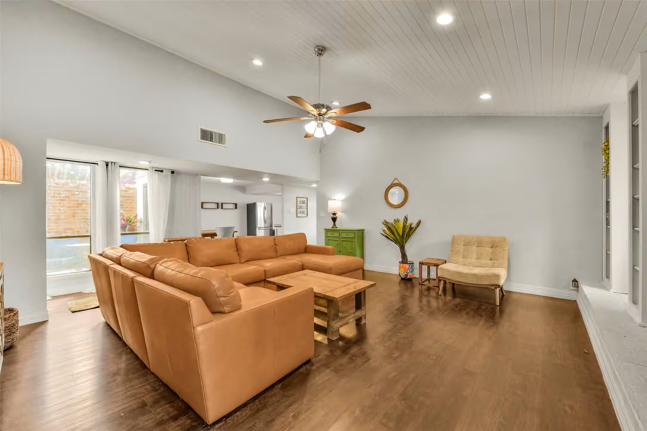 Photo 6 of 15719 Stonehaven Drive, Houston, TX