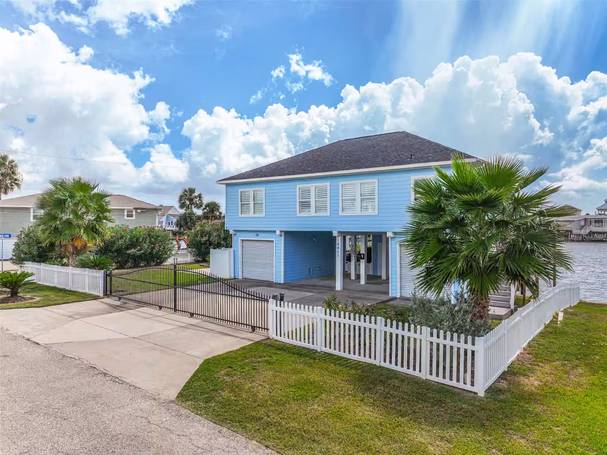 Photo 4 of 16611 Pompano Way, Galveston, TX