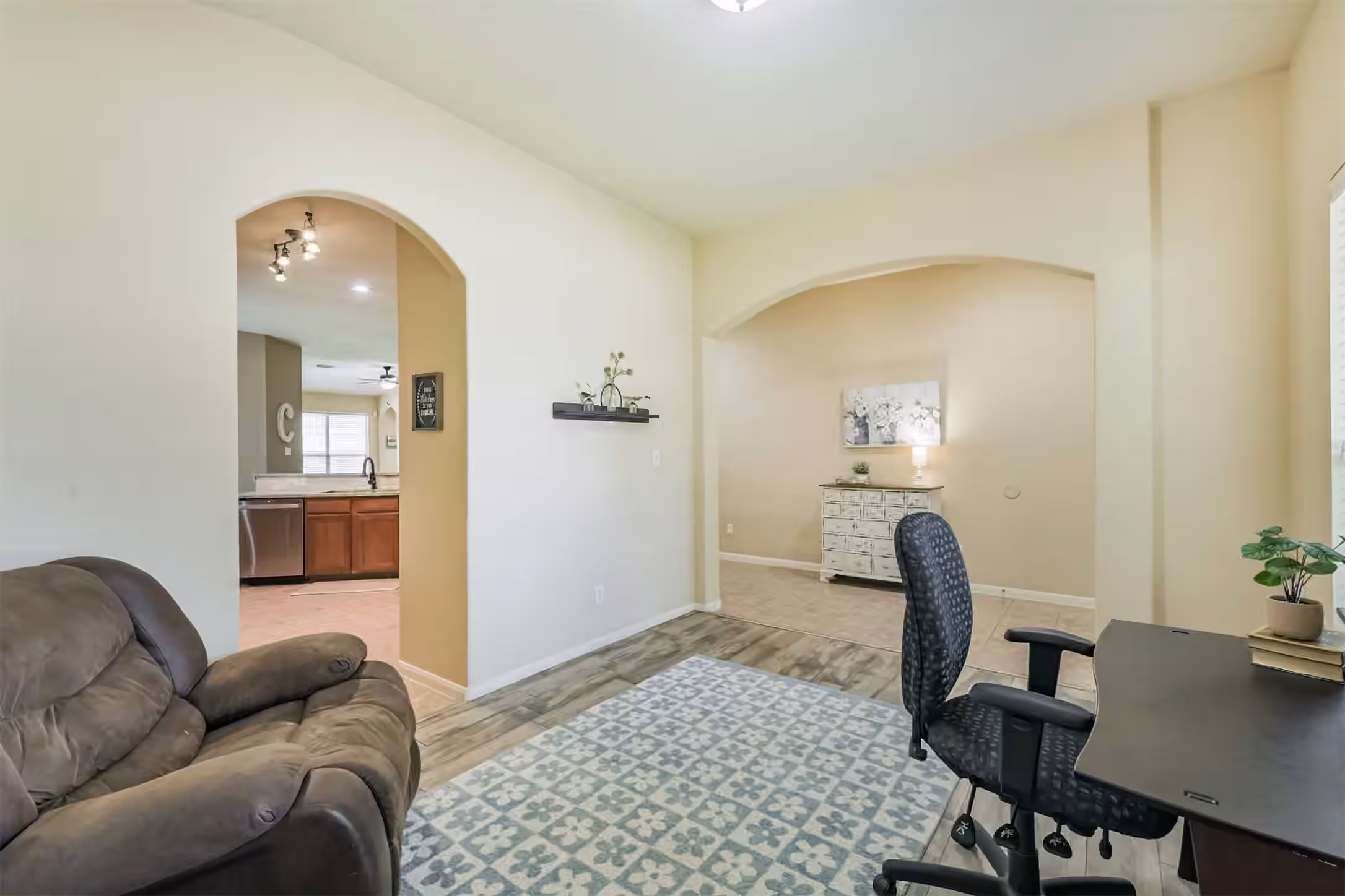 Photo 5 of 16103 Spur Canyon Court, Cypress, TX