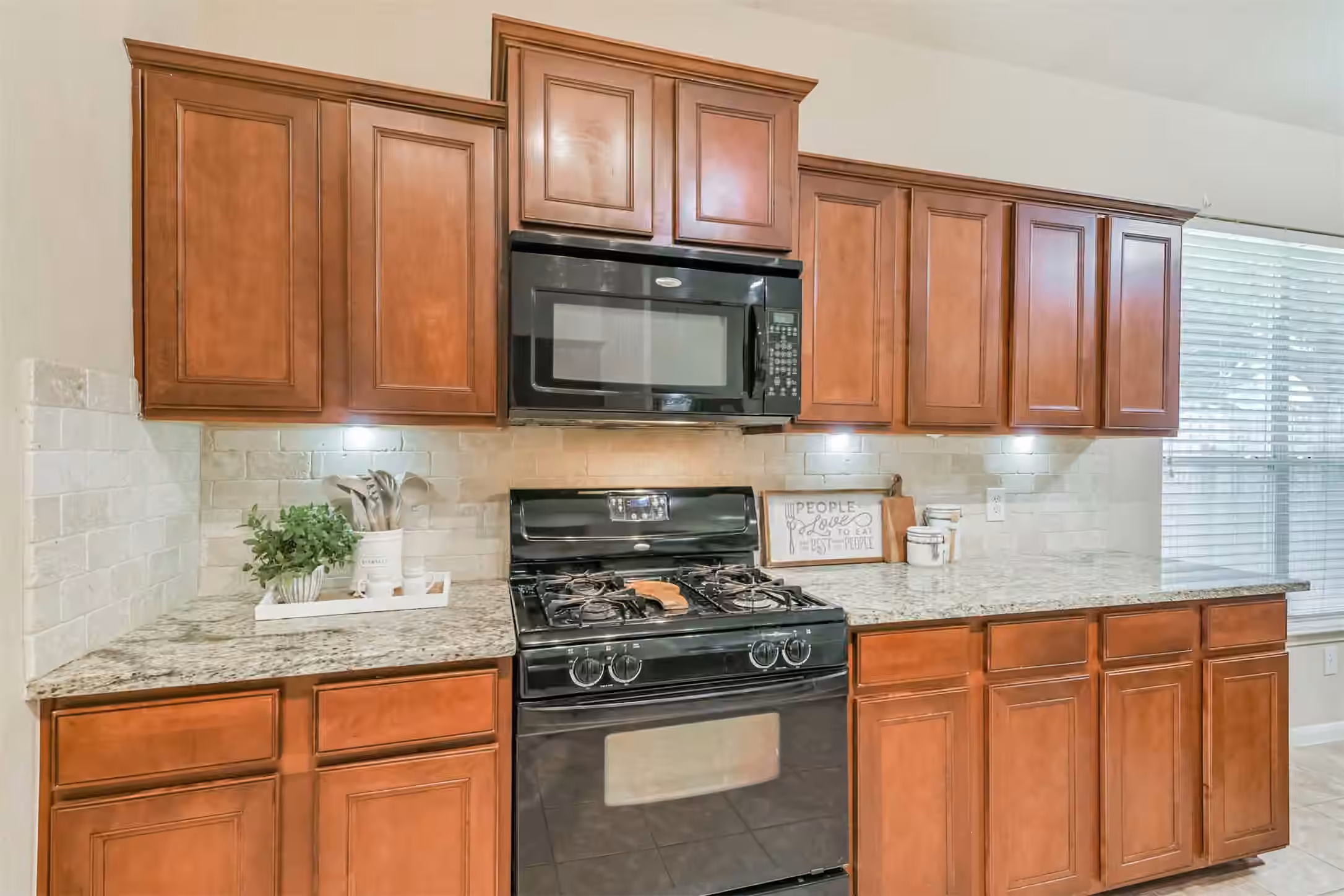 Photo 7 of 16103 Spur Canyon Court, Cypress, TX