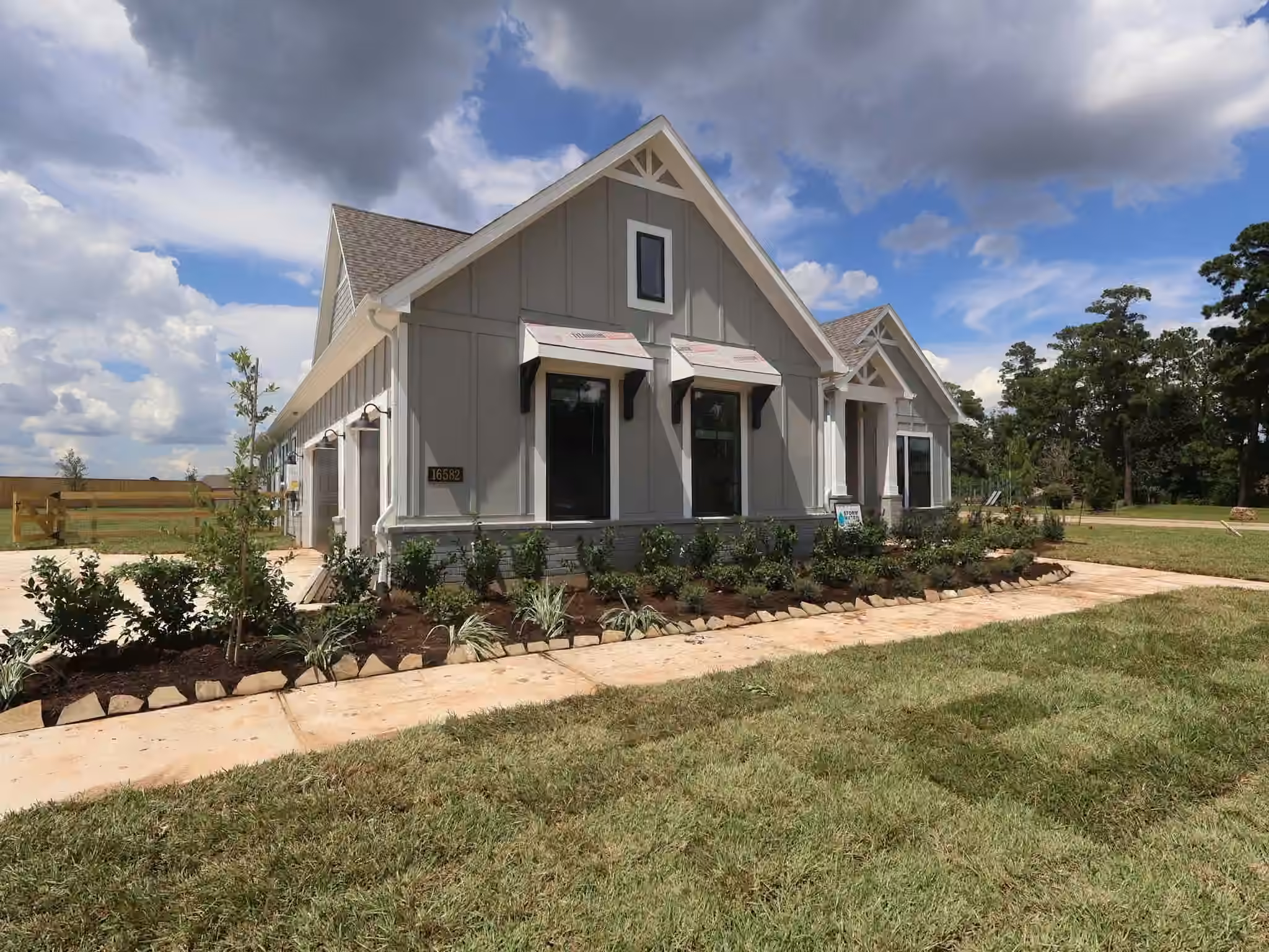 Photo 2 of 16582 Gaines Glen Lane, Montgomery, TX