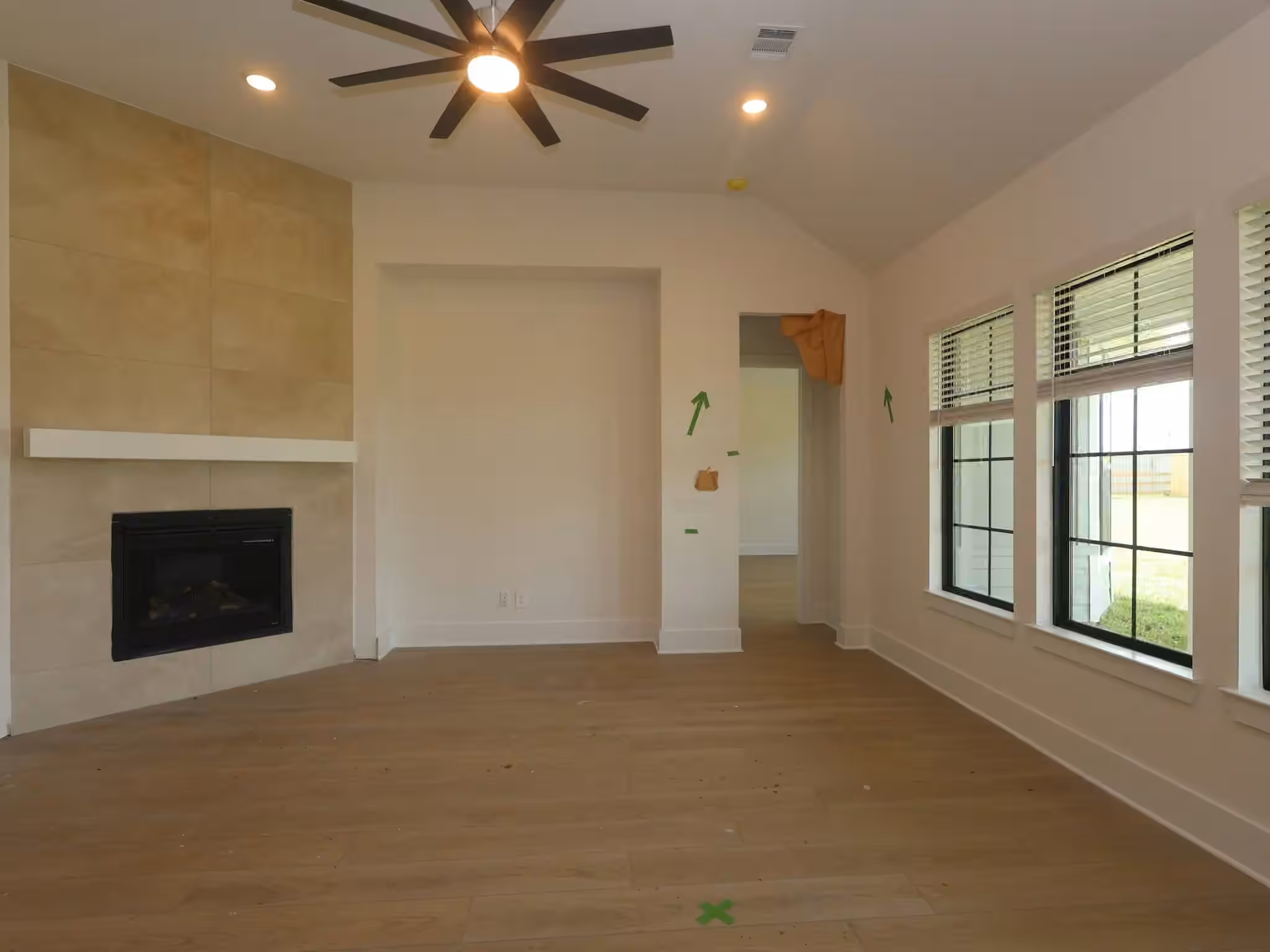 Photo 4 of 16582 Gaines Glen Lane, Montgomery, TX