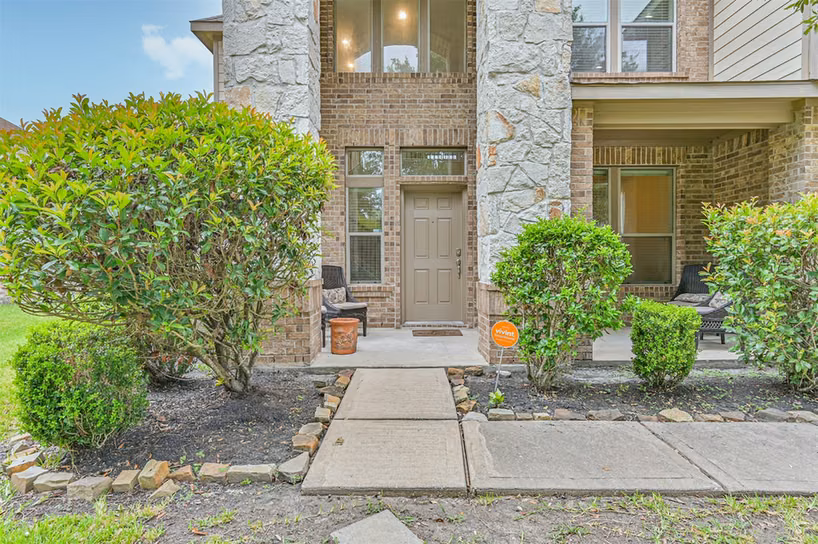 Photo 3 of 6003 Orchard Trail Drive, Pearland, TX