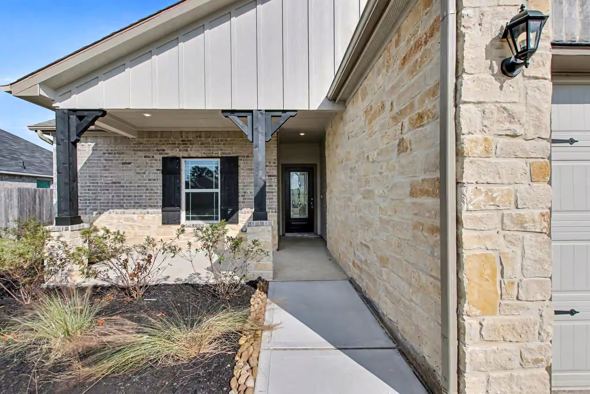Photo 4 of 414 Wellshire Drive, West Columbia, TX