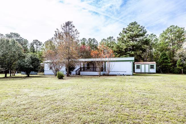 Photo of 400 Marina Drive, Trinity, TX