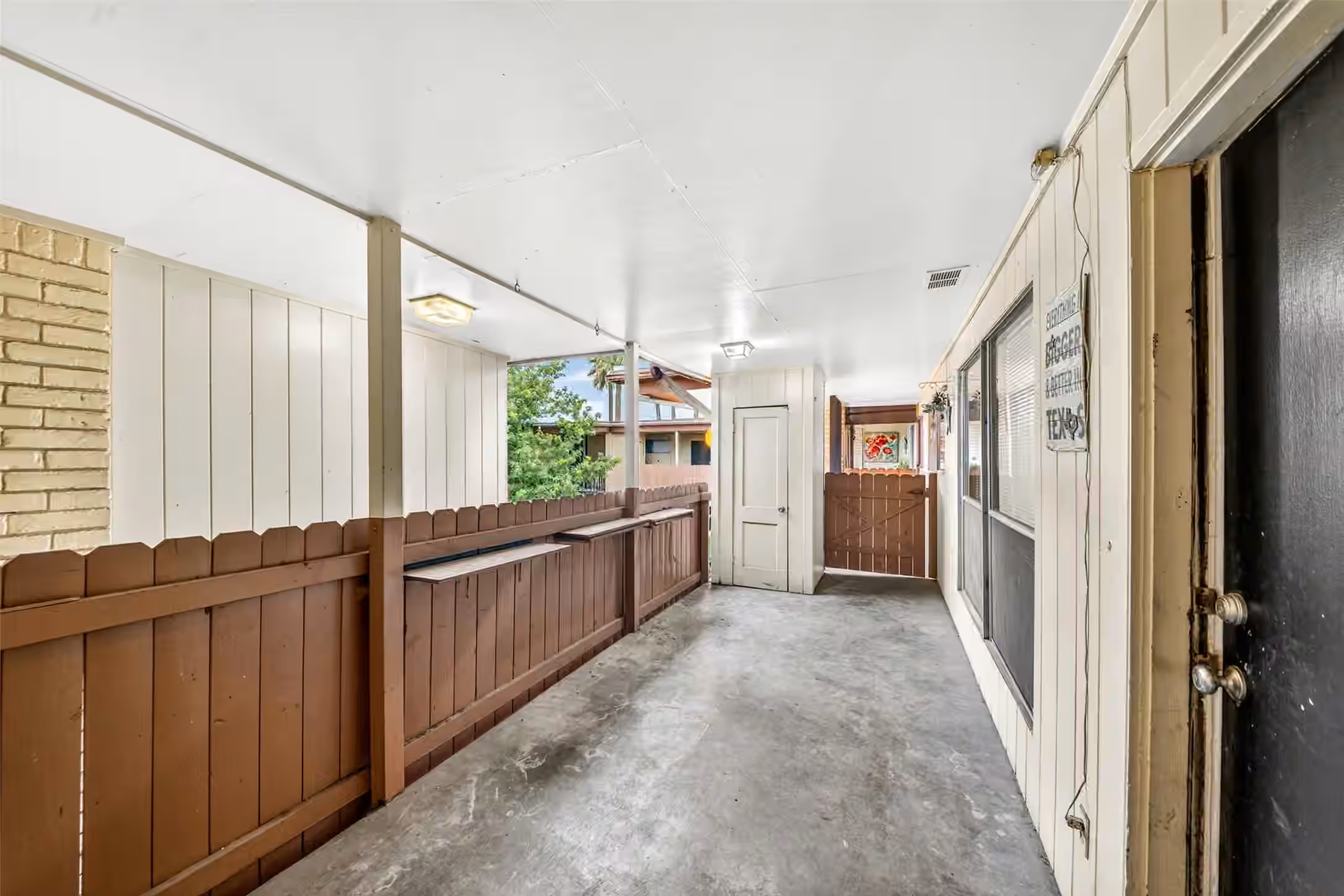 Photo 4 of 7714 Renwick Drive 23, Houston, TX