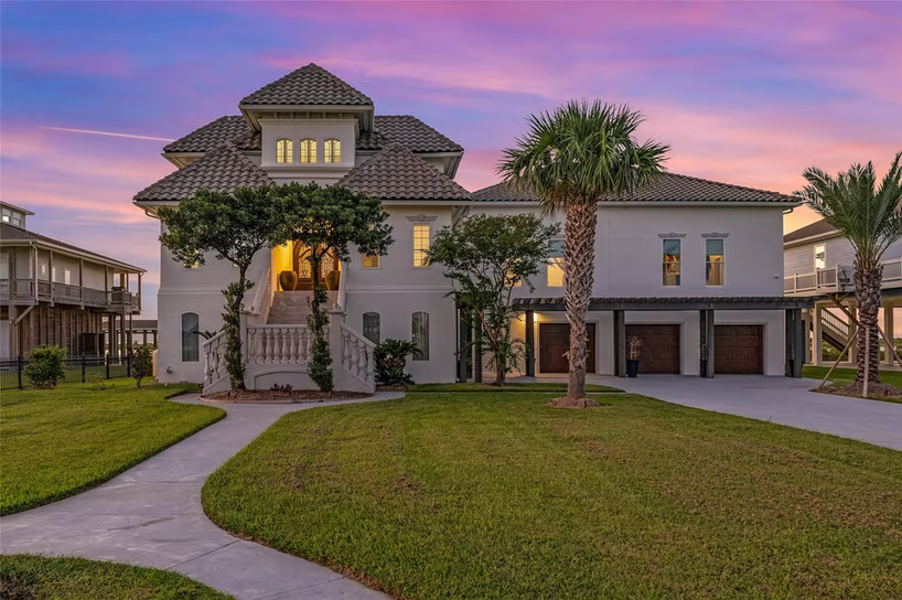 Photo 2 of 1809 Laguna Harbor Estate Boulevard, Port Bolivar, TX