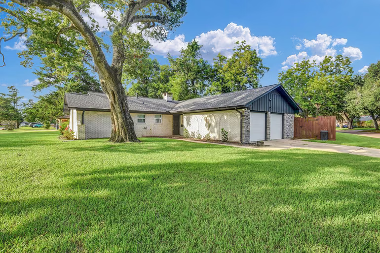 Photo 5 of 152 Cannon Street, Clute, TX