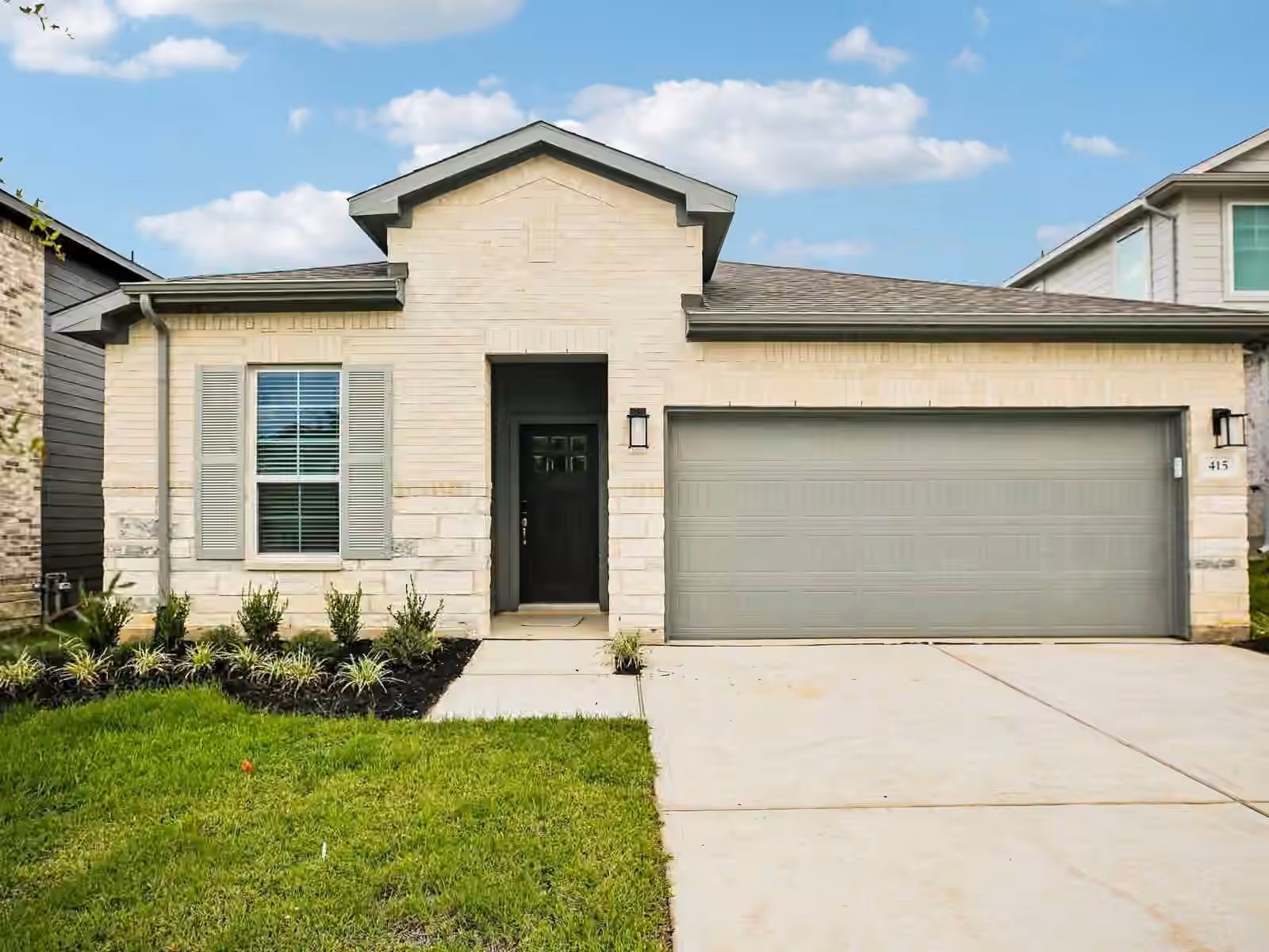 Photo of 415 Gram Hill Drive, Montgomery, TX 77316