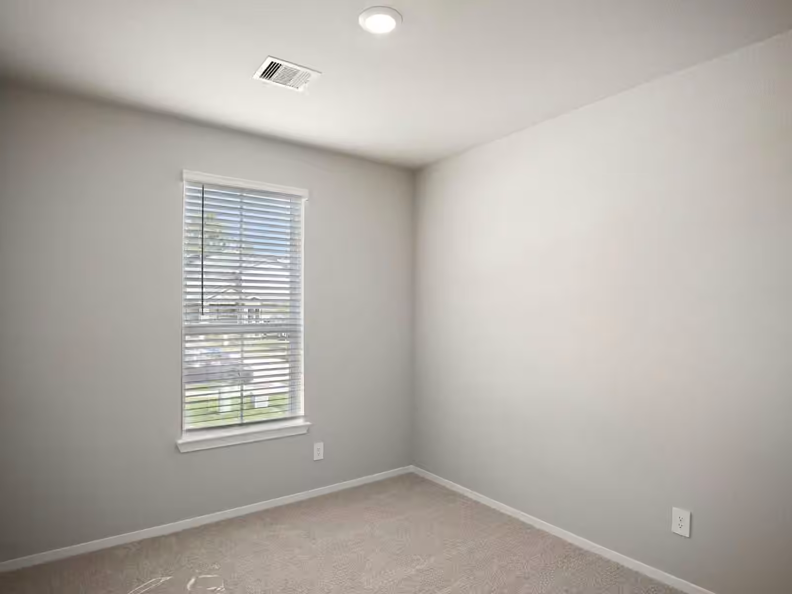 Photo 3 of 415 Gram Hill Drive, Montgomery, TX
