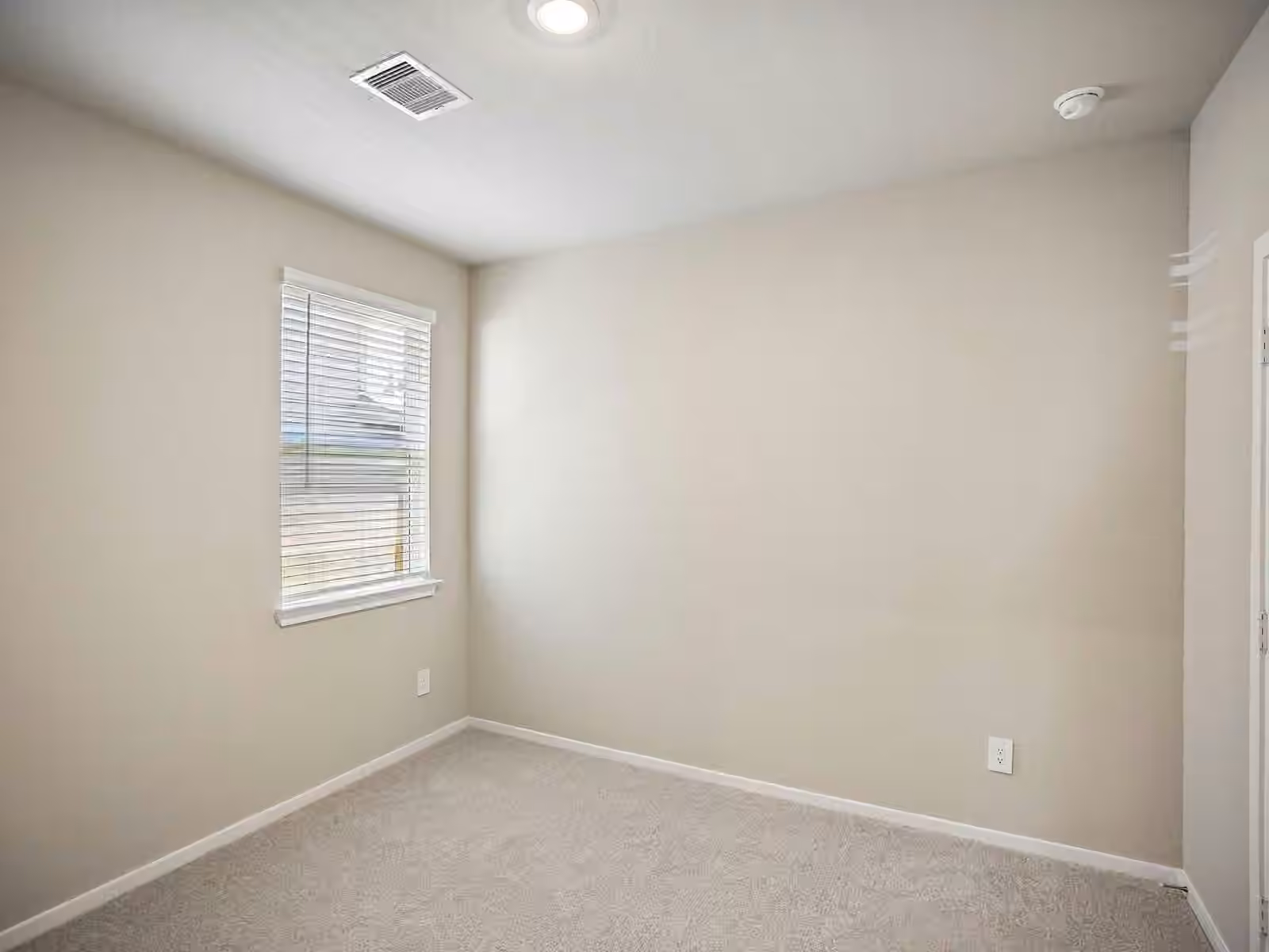 Photo 6 of 415 Gram Hill Drive, Montgomery, TX