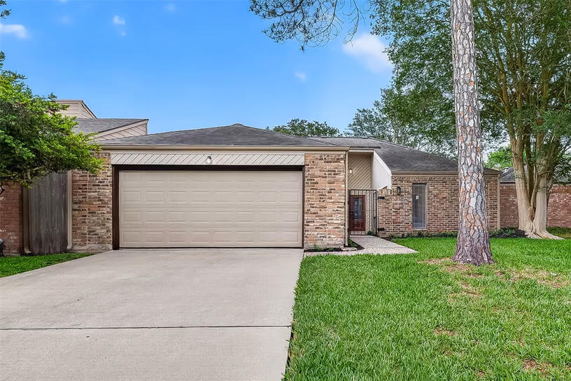 Photo 2 of 1023 Forest Home Drive, Houston, TX