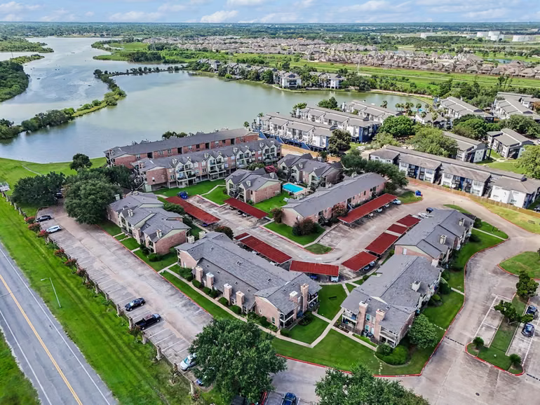 Photo of 18800 Egret Bay Boulevard 1603, Webster, TX