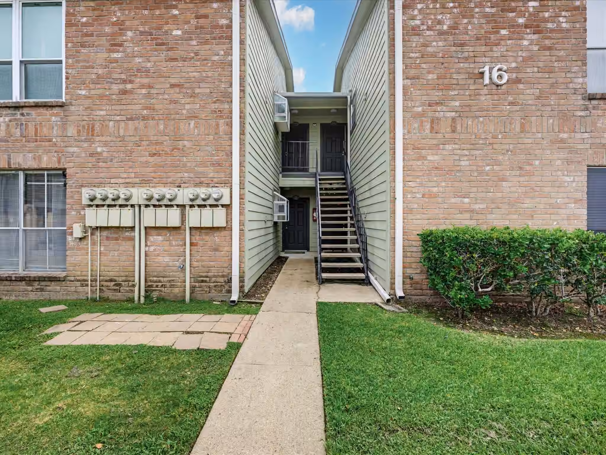 Photo 3 of 18800 Egret Bay Boulevard 1605, Webster, TX