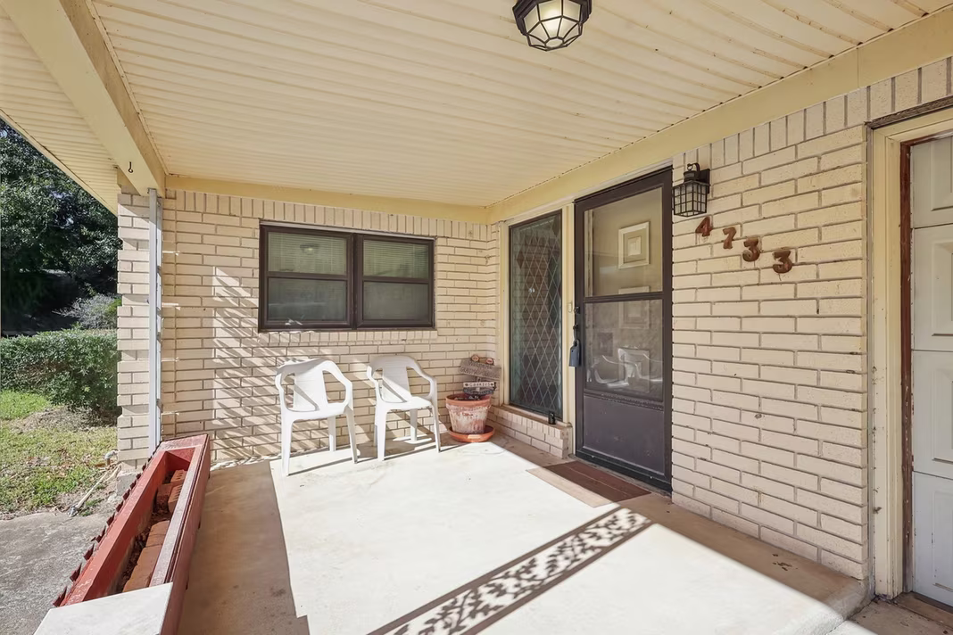 Photo 4 of 4733 Oleander Street, Bacliff, TX