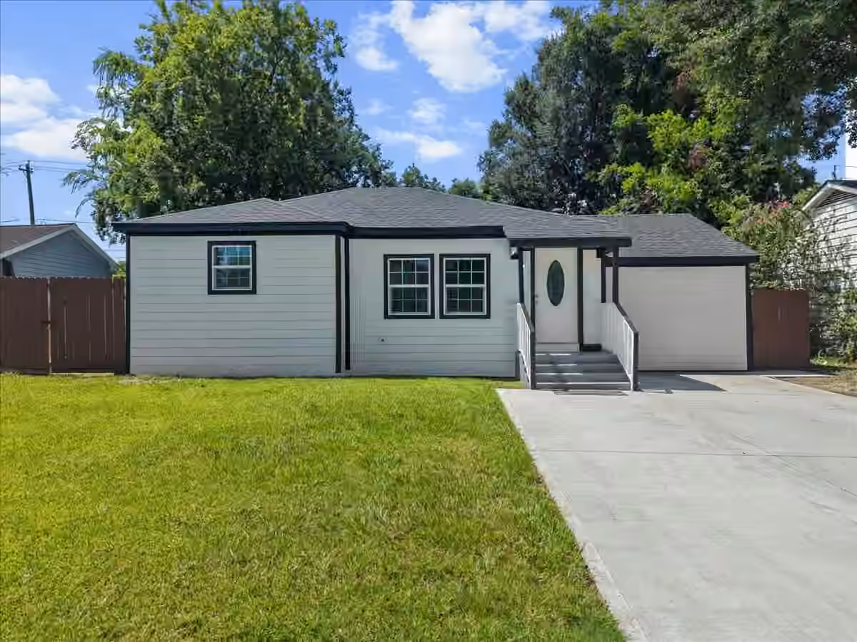 Photo 2 of 1105 W Ellaine Avenue, Pasadena, TX