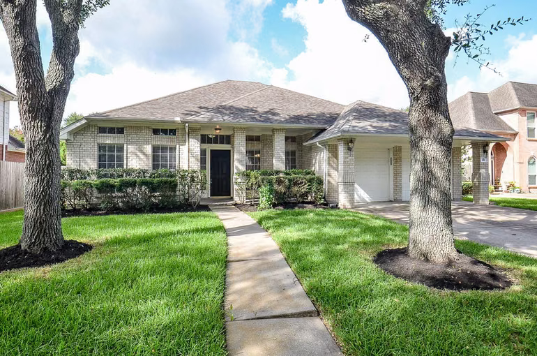 Photo of 610 High Meadows Drive, Sugar Land, TX